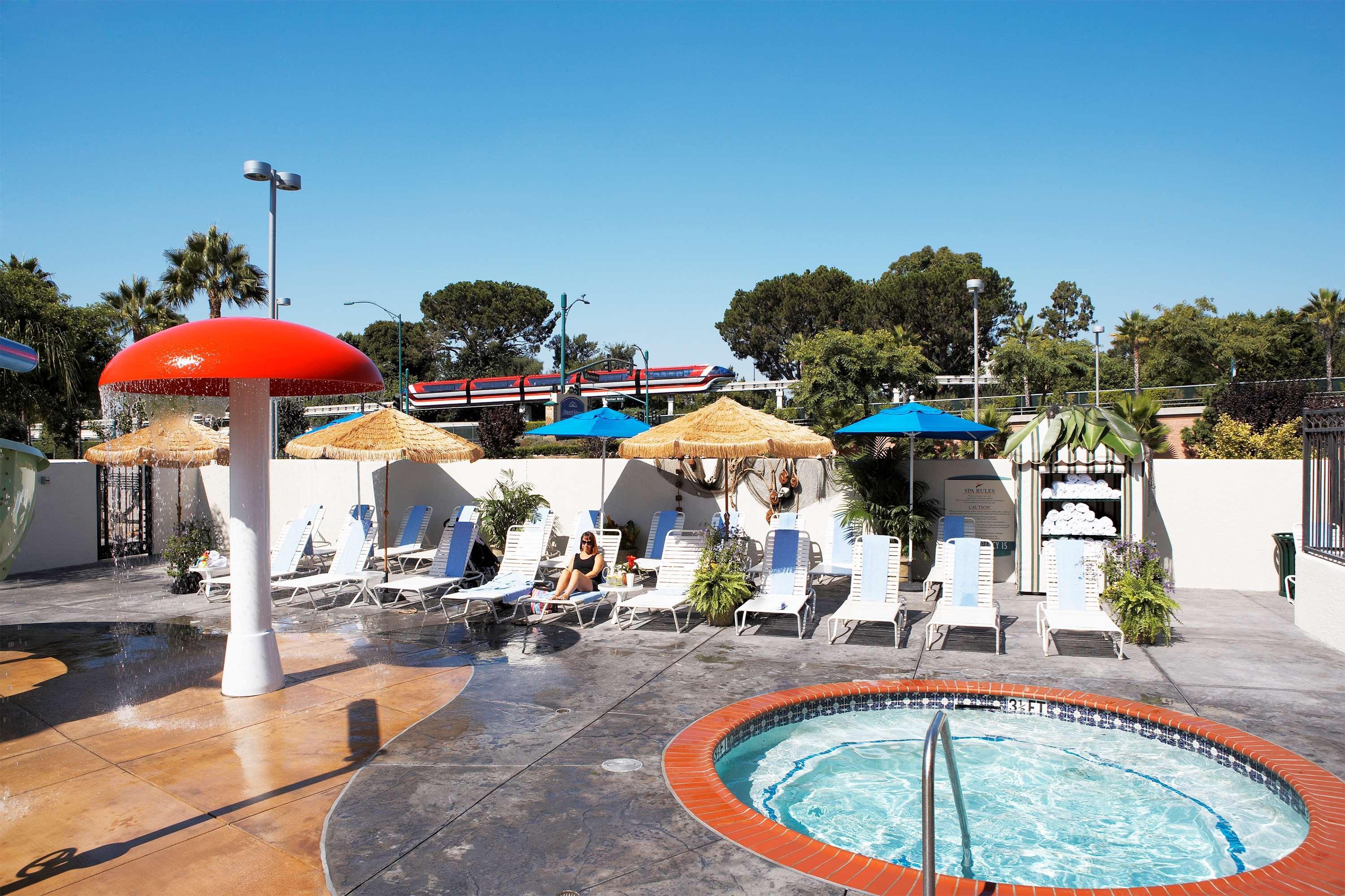 Howard Johnson By Wyndham Anaheim Hotel & Water Playground Esterno foto
